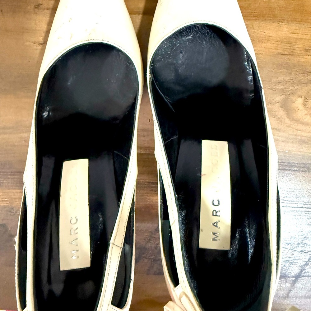 Marc Jacobs Ivory Pumps